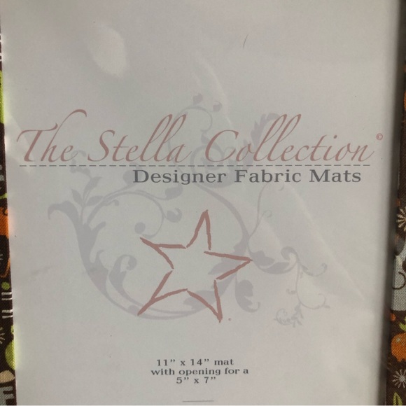 New 11 x 14 Designer Fabric mat with a opening for 5 x 7 image comes shr… - Picture 4 of 9